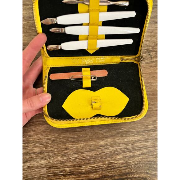 Vintage Griffon Manicure Nail Set Kit Embroidered Leather Austria Yellow AS IS - Picture 9 of 10